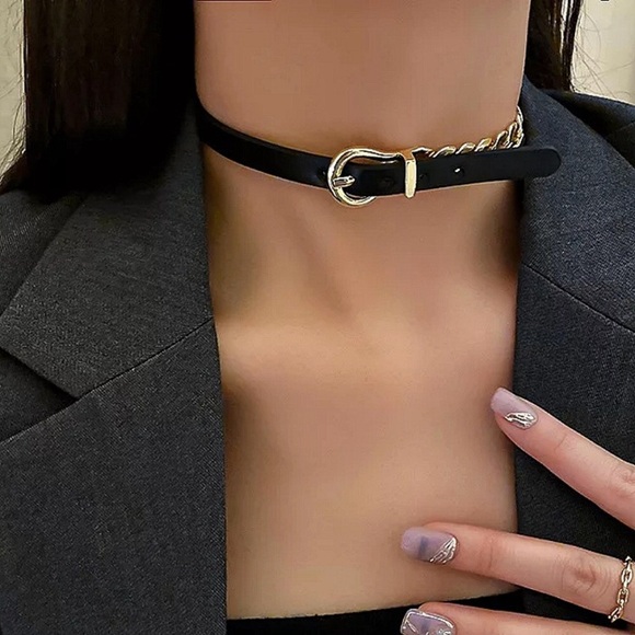 Gold Leather Buckle Design Chain Link Choker - Picture 3 of 8